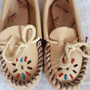 Size 9 Minnetonka Moccasins